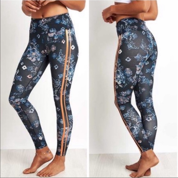 Free People Movement Freestyle Leggings 27” Floral XS - Picture 1 of 16